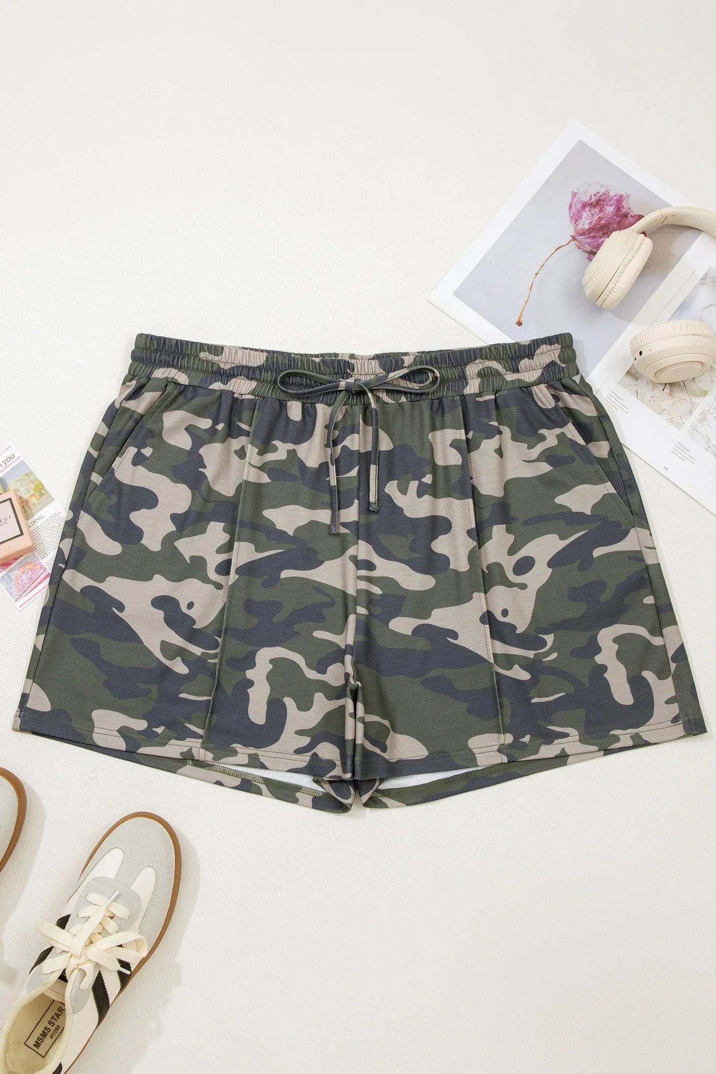 Green Tie Elastic Waist Pocketed Plus Size Camo Shorts - Windgat