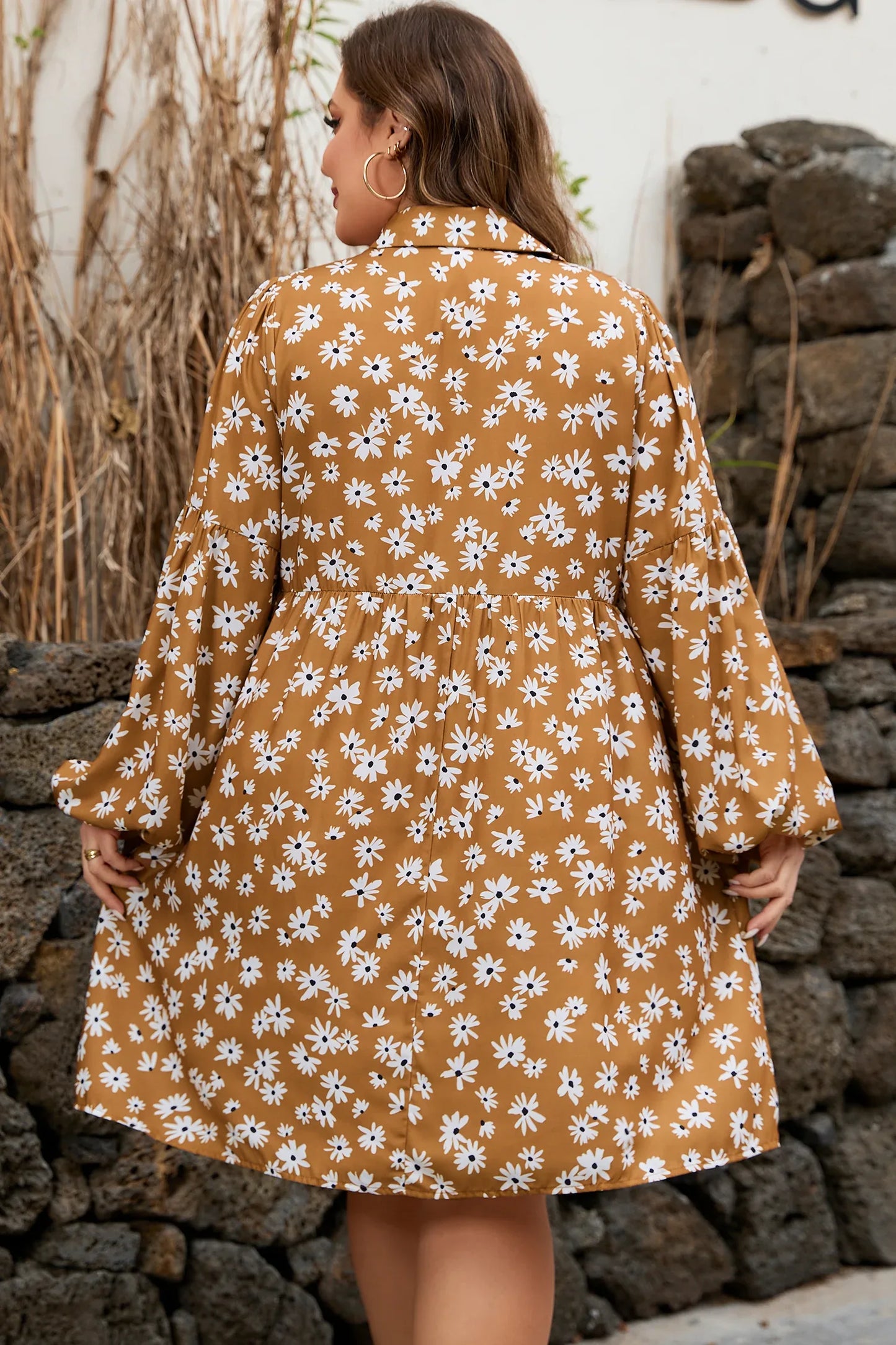 Khaki Plus Size Daisy Floral Print Button Split Neck Puff Sleeve Dress - Windgat