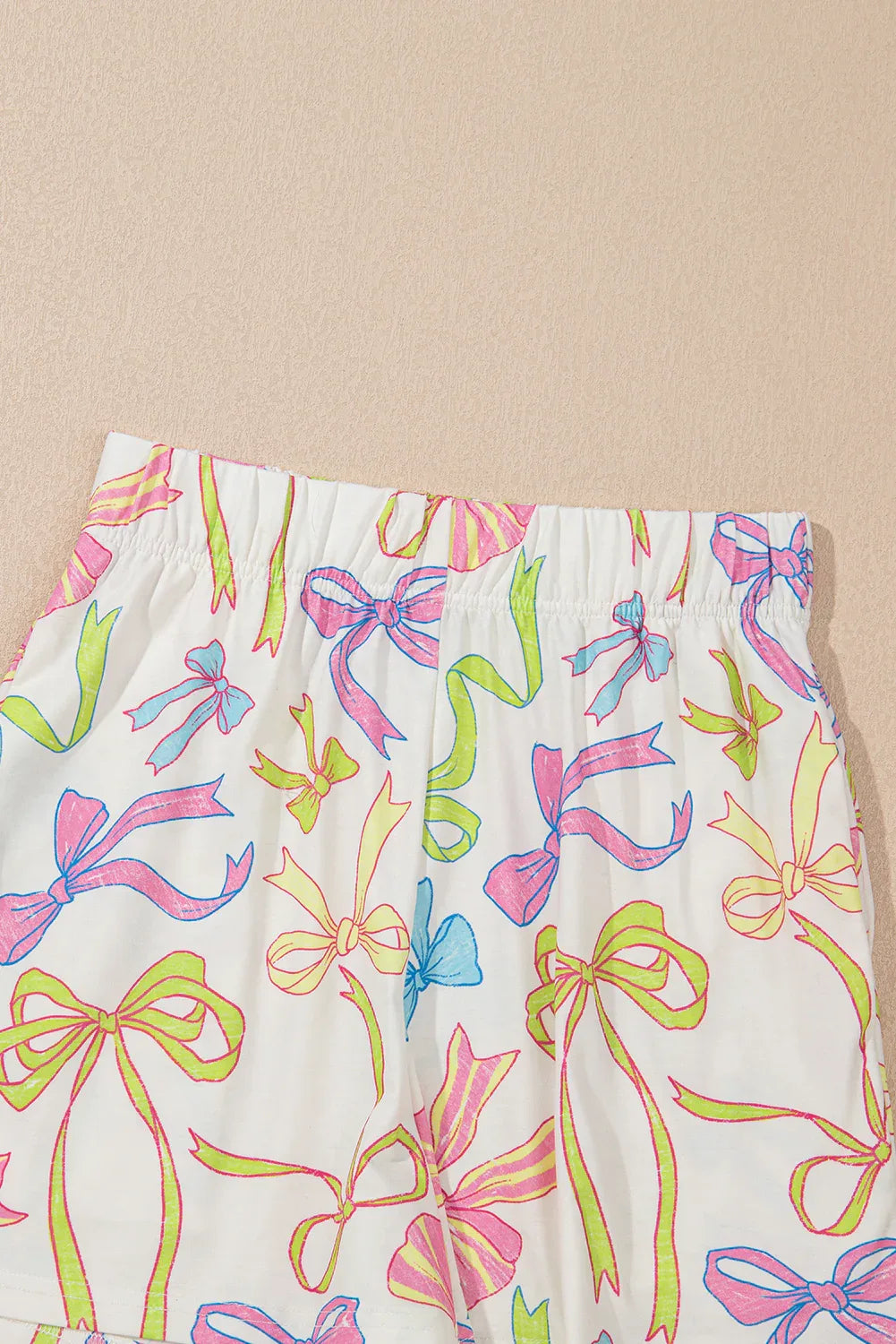 White Cheerful Bow Print Elastic Pull On Casual Shorts - Windgat